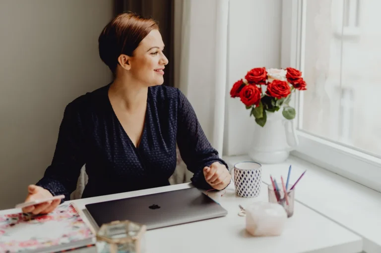 One unanswered question should not stop your entire workday. Learn how to separate true blockers from the tasks still within your control, follow up clearly, and keep work moving without overstepping.
